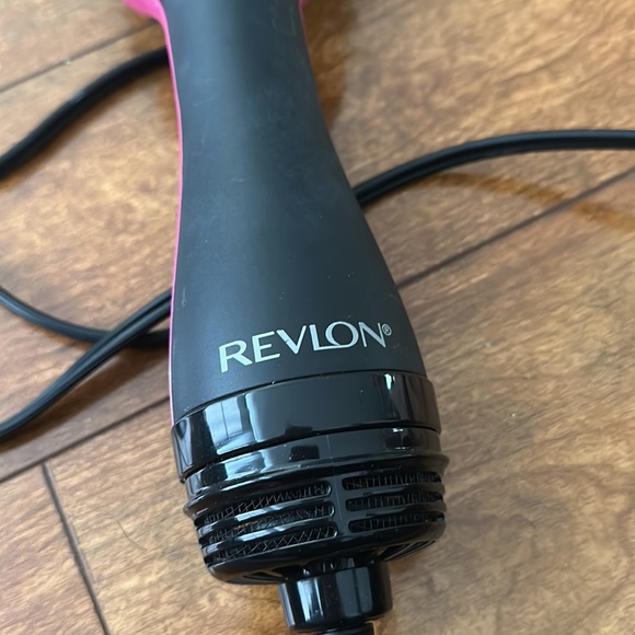 Revlon Blow Dryer Brush - Picture 2 of 4